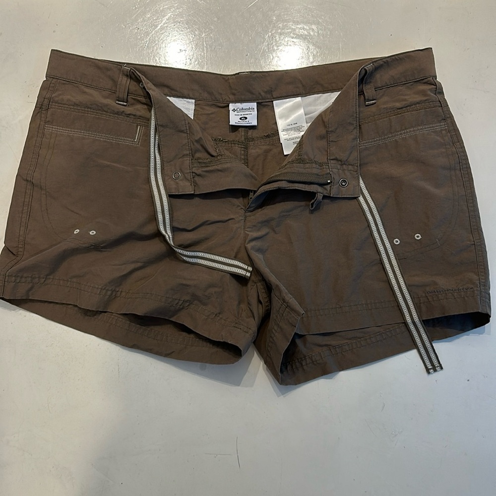 Women’s Columbia shorts